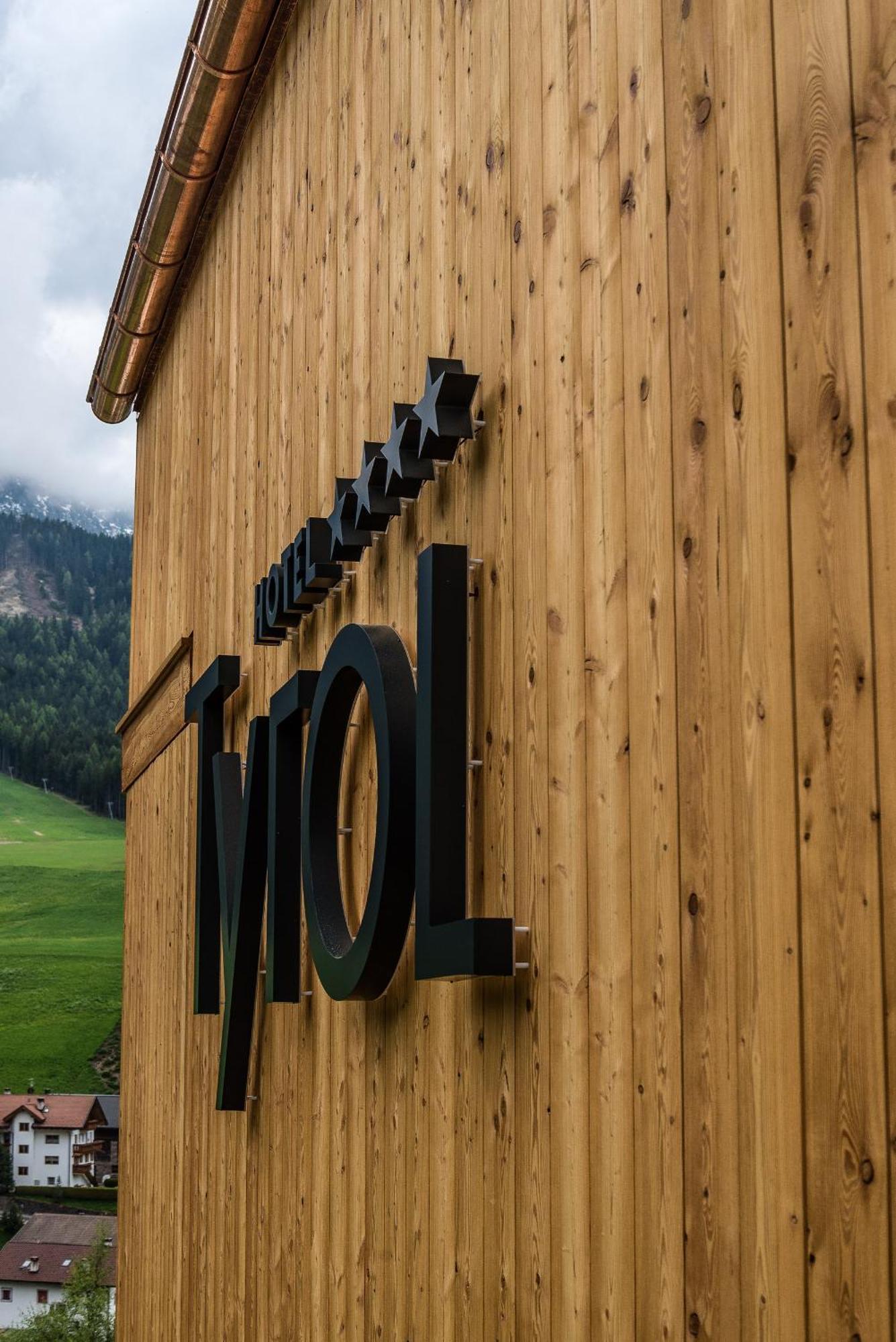 Hotel Tyrol Funes  Exterior photo